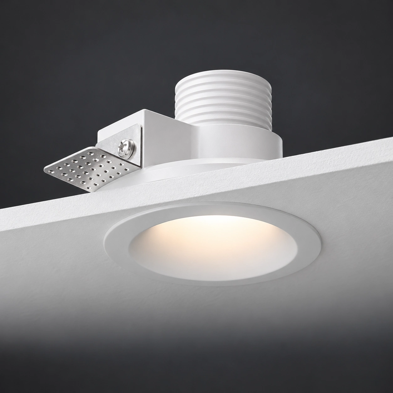 Downlight dengan cincin gipsum dan modul yang dapat dilepas