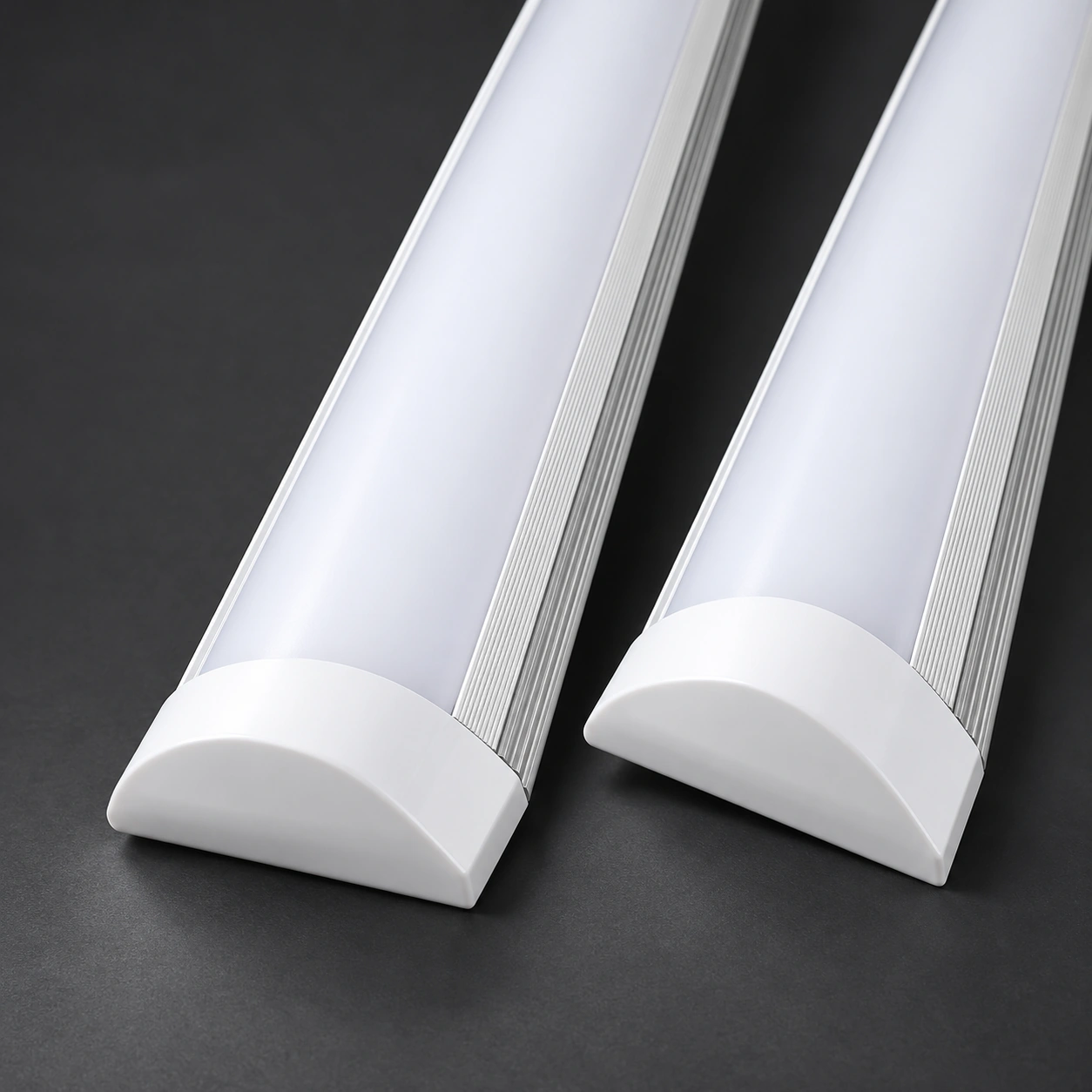 Lampu batten dalam ruangan IP44 setinggi 23 mm